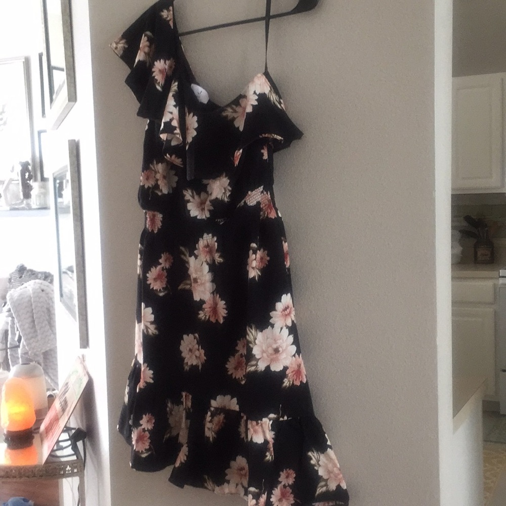 Off shoulder dress floral and black